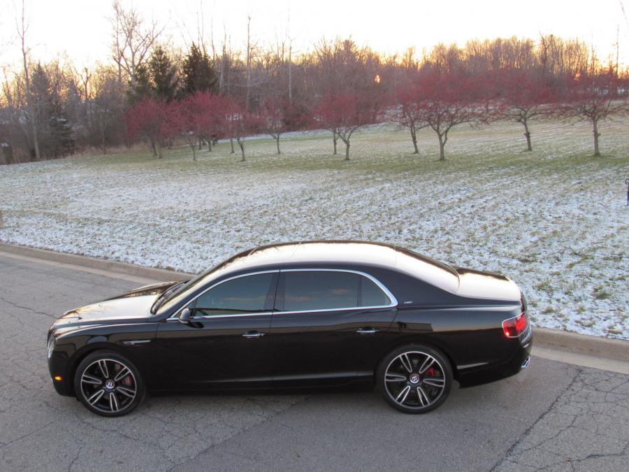  Bentley Flying Spur V8 S 2017 года  (фото 2 из 154)
